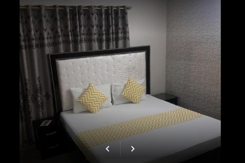 E-Town Rooms Guest House image 3